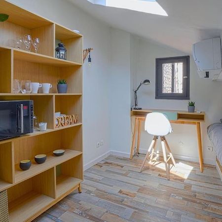 Studio Sous Les Toits Tres Bien Place Et Climatise モンペリエ エクステリア 写真