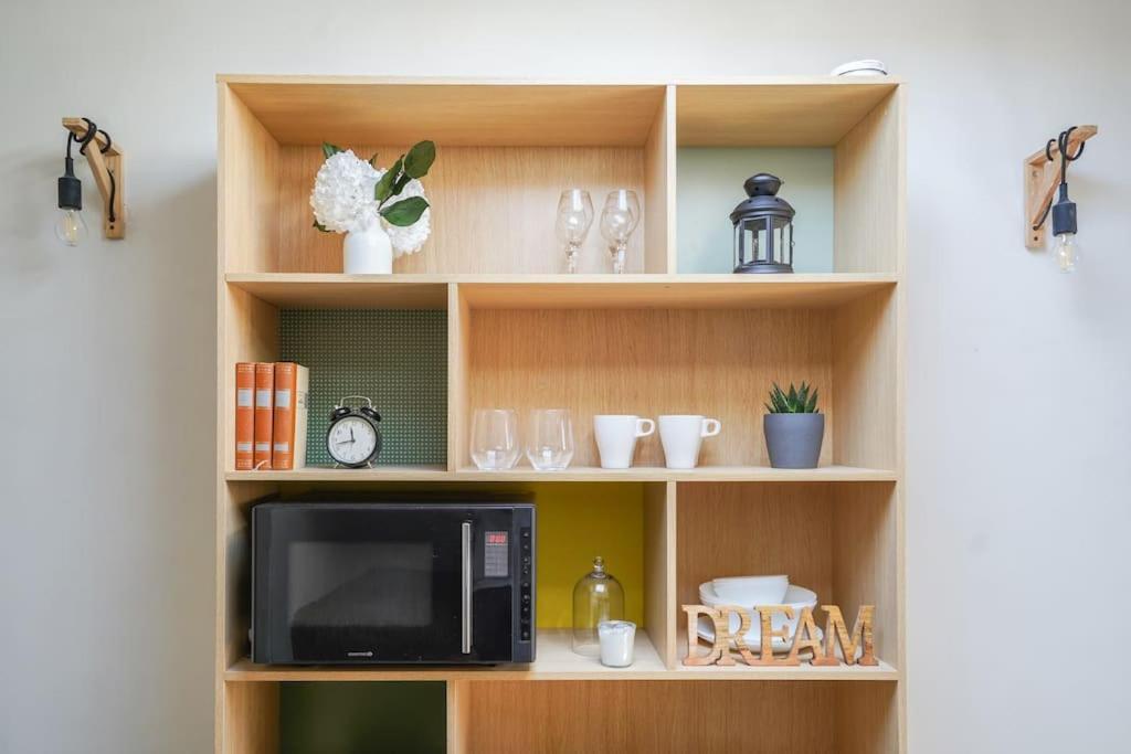 Studio Sous Les Toits Tres Bien Place Et Climatise モンペリエ エクステリア 写真
