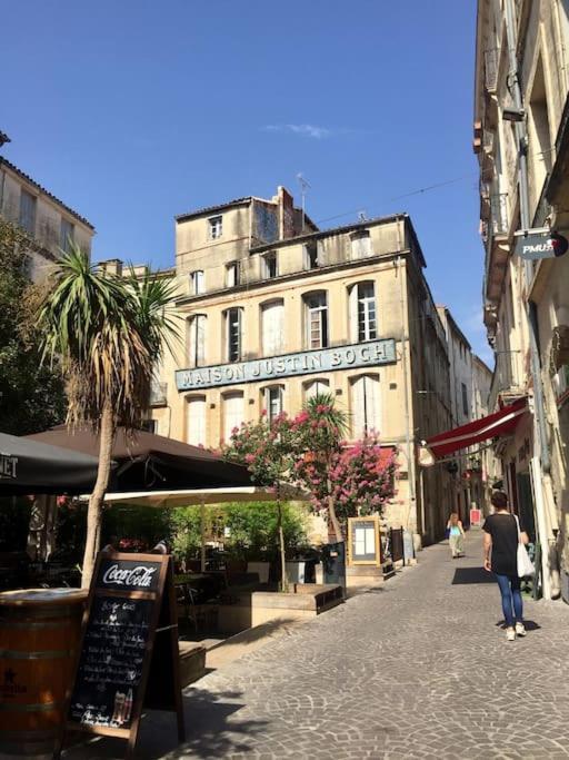 Studio Sous Les Toits Tres Bien Place Et Climatise モンペリエ エクステリア 写真